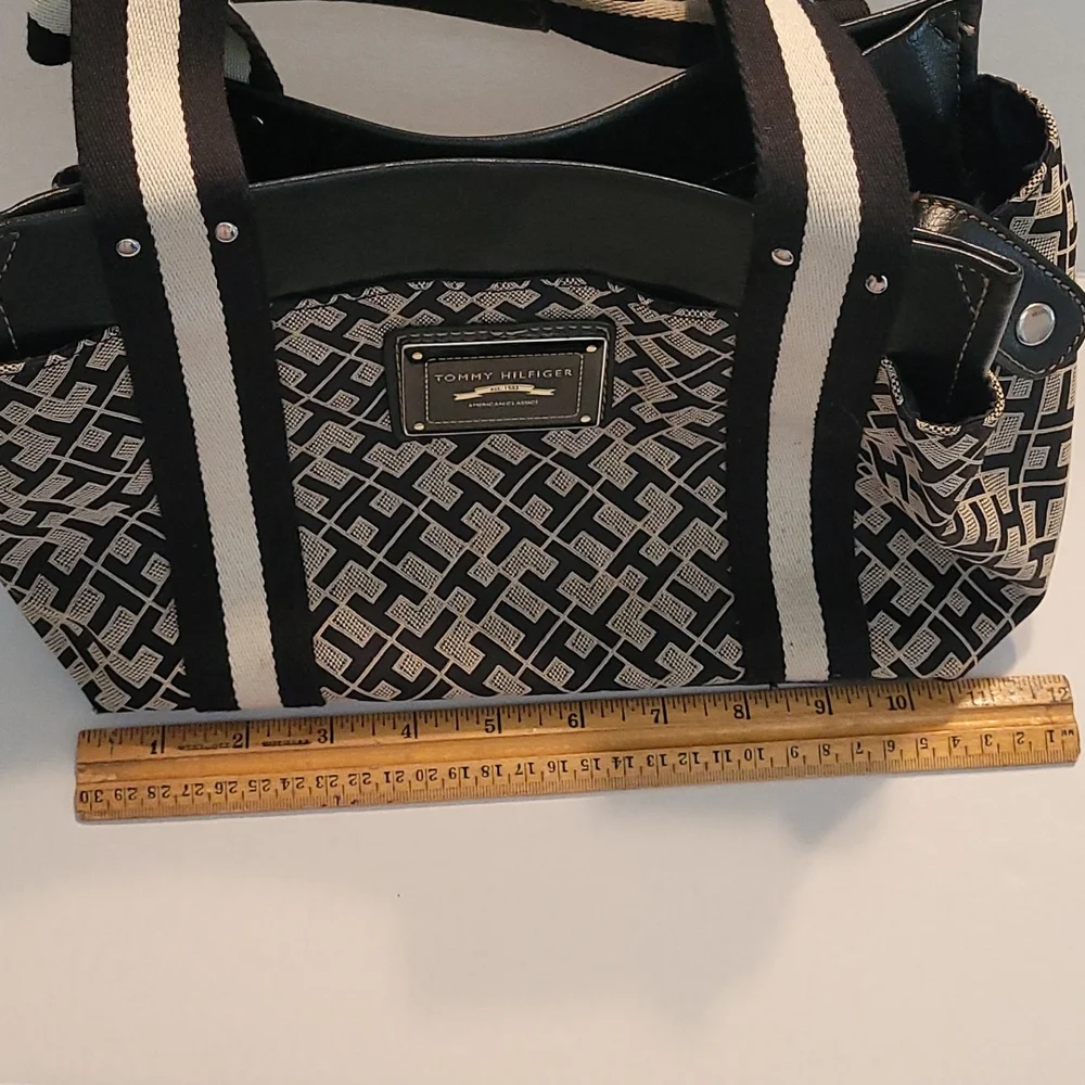 Retired Classic Tommy Hilfiger hand bag purse black and gray